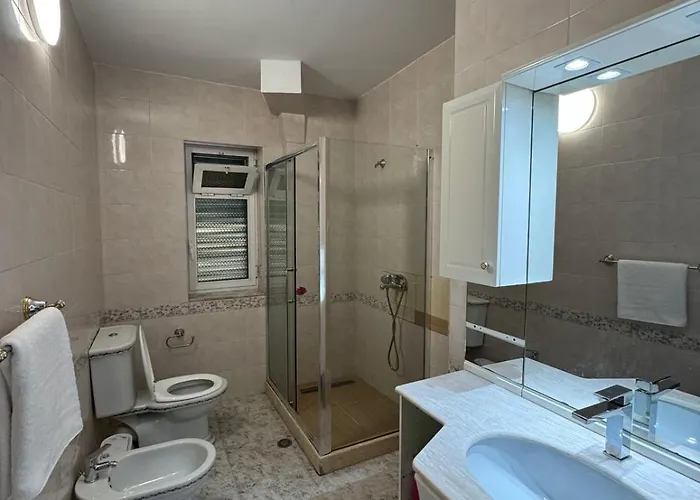 Emiri Center Τίρανα