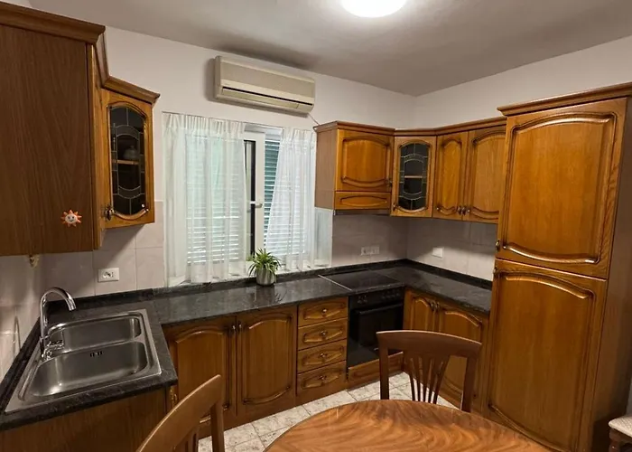 Emiri Center Apartment Tirana